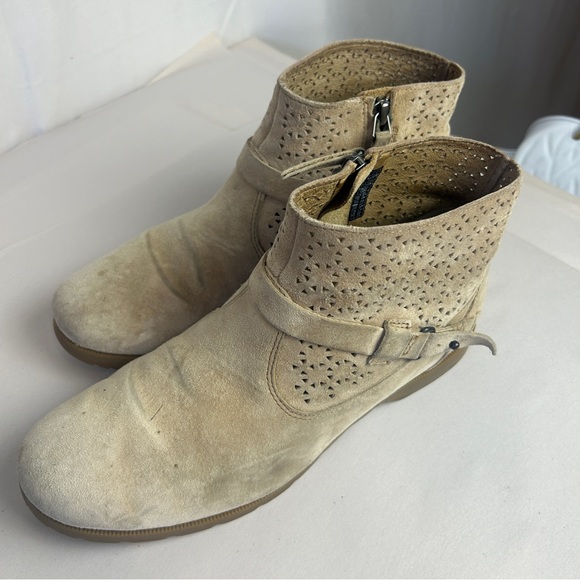 Teva Women's Delavina Ankle Bootie suede cut out detail size 9 - Picture 2 of 7